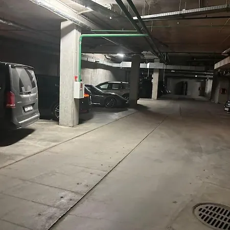 Old Town Free Underground Parking شقة