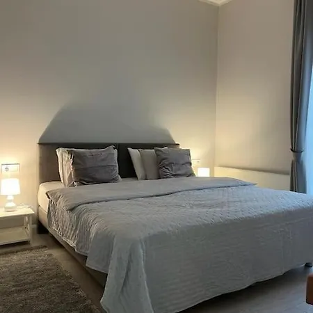 アパート Old Town Free Underground Parking