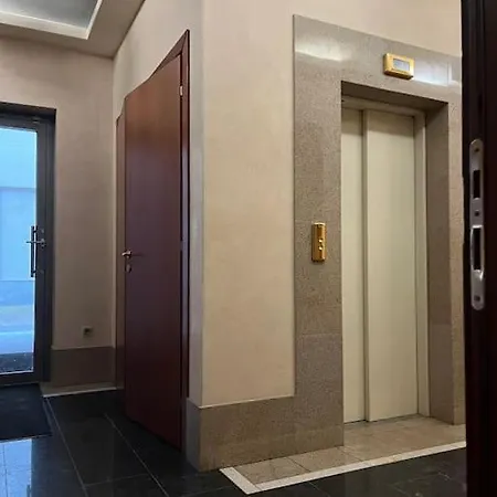 アパート Old Town Free Underground Parking